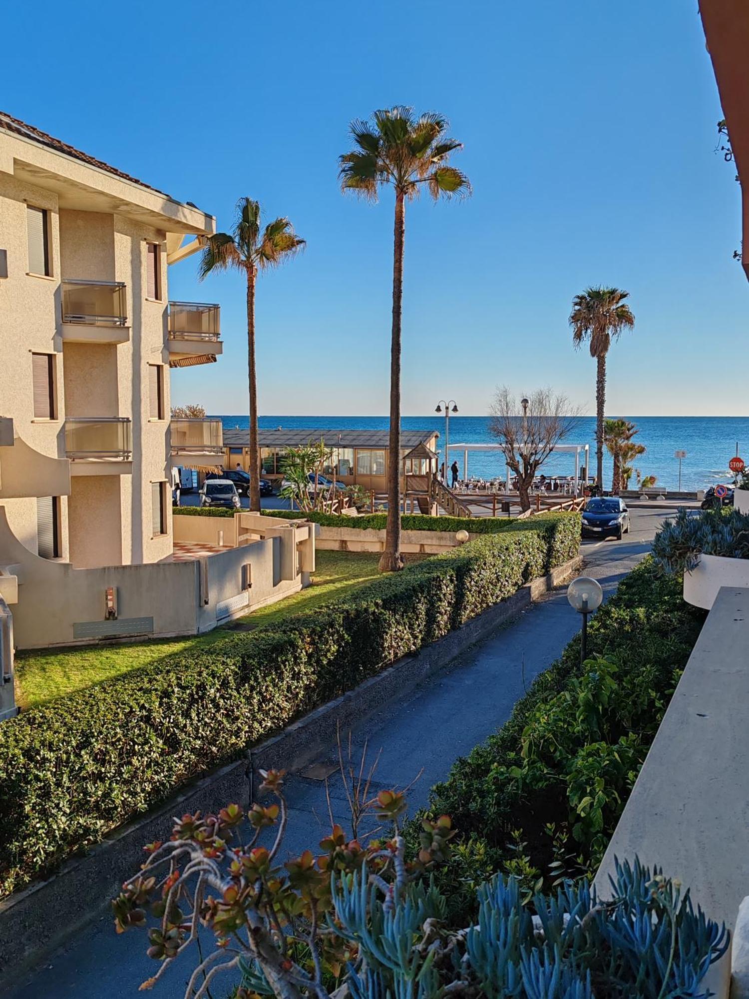 Relax Al Mare Apartman Vallecrosia Kültér fotó